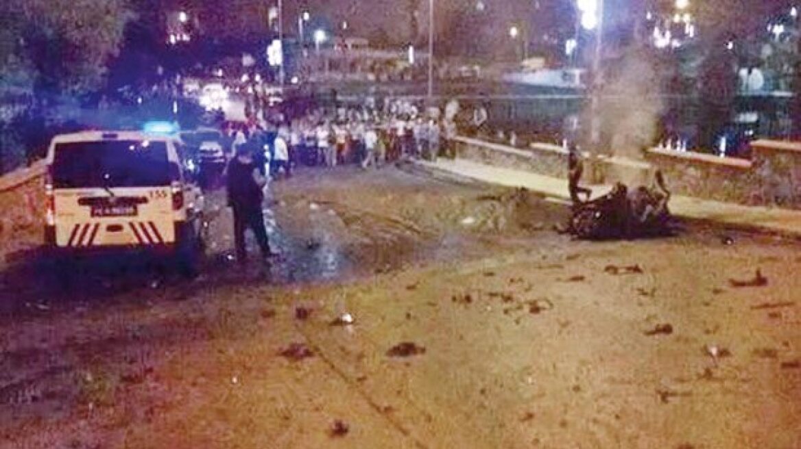 Τουρκία: Δύο άνθρωποι σκοτώθηκαν από έκρηξη σε αστυνομικό τμήμα